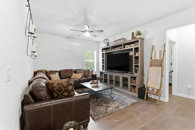 7119 Branch Creek Cove, Flowery Branch, GA 30542