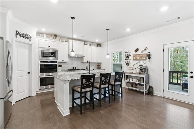 7119 Branch Creek Cove, Flowery Branch, GA 30542