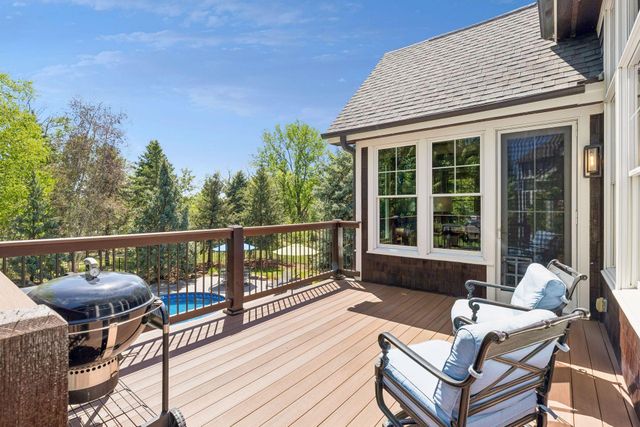 10879 Bentwater Lane, Woodbury, MN 55129