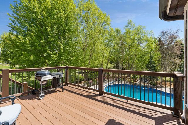 10879 Bentwater Lane, Woodbury, MN 55129