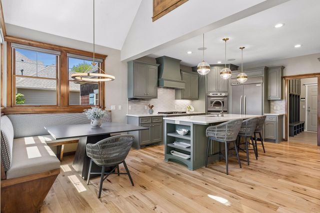 10879 Bentwater Lane, Woodbury, MN 55129