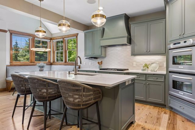10879 Bentwater Lane, Woodbury, MN 55129