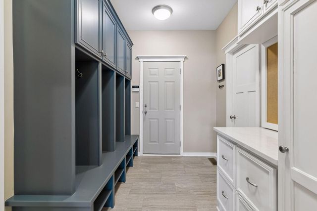10879 Bentwater Lane, Woodbury, MN 55129