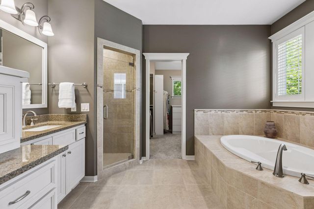 10879 Bentwater Lane, Woodbury, MN 55129