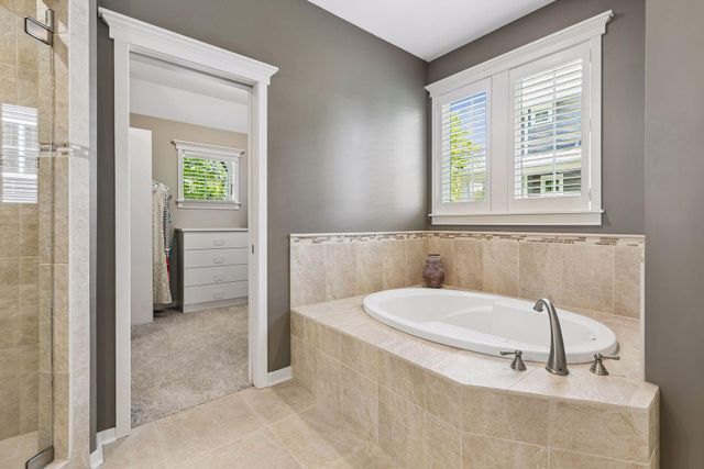 10879 Bentwater Lane, Woodbury, MN 55129