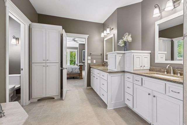 10879 Bentwater Lane, Woodbury, MN 55129