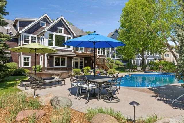 10879 Bentwater Lane, Woodbury, MN 55129