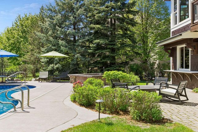 10879 Bentwater Lane, Woodbury, MN 55129