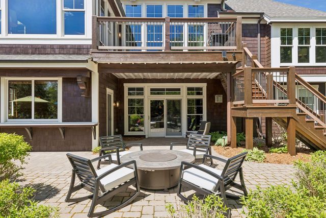 10879 Bentwater Lane, Woodbury, MN 55129
