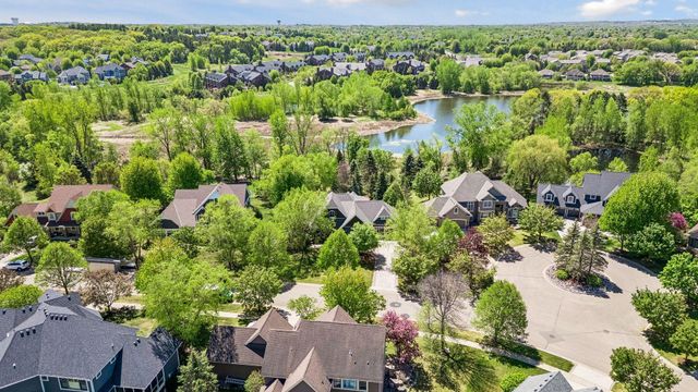 10879 Bentwater Lane, Woodbury, MN 55129