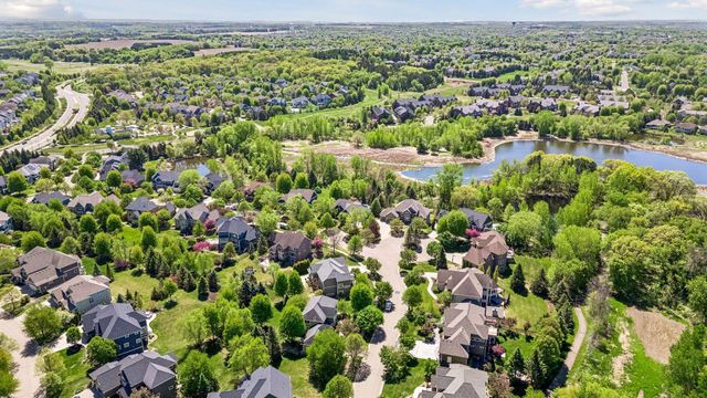 10879 Bentwater Lane, Woodbury, MN 55129