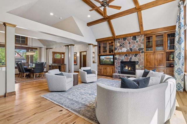 10879 Bentwater Lane, Woodbury, MN 55129