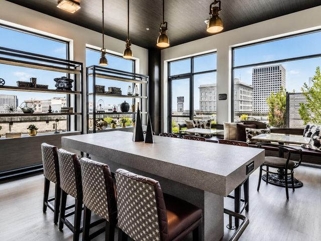 51 N High Street, 304, Columbus, OH 43215