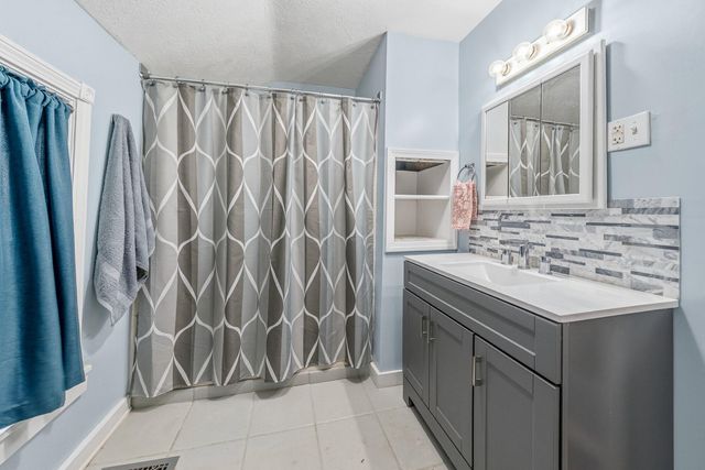 717 McCourtie Street, Kalamazoo, MI 49008