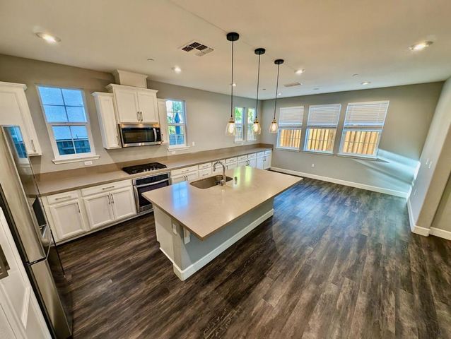 154 Sandpiper Way, Gilroy, CA 95020