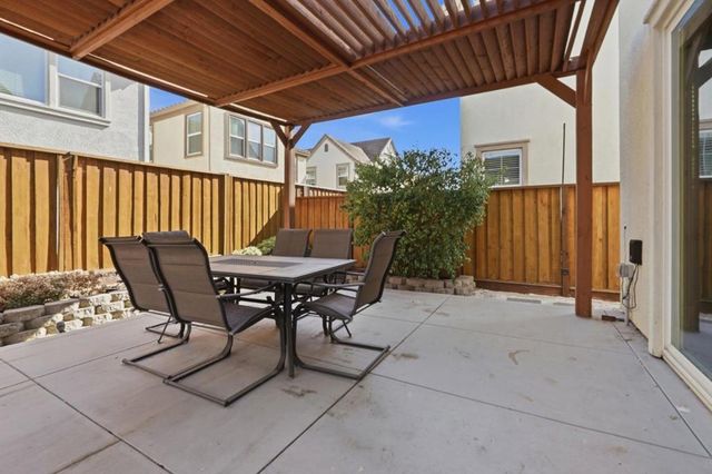 154 Sandpiper Way, Gilroy, CA 95020