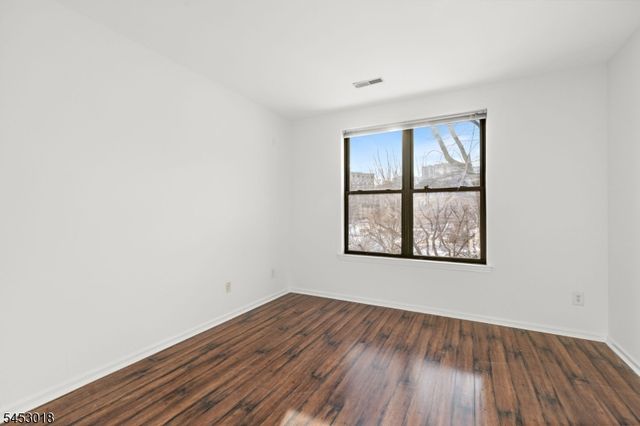 24 Ave At Port Imperial, West New York Town, NJ 07093
