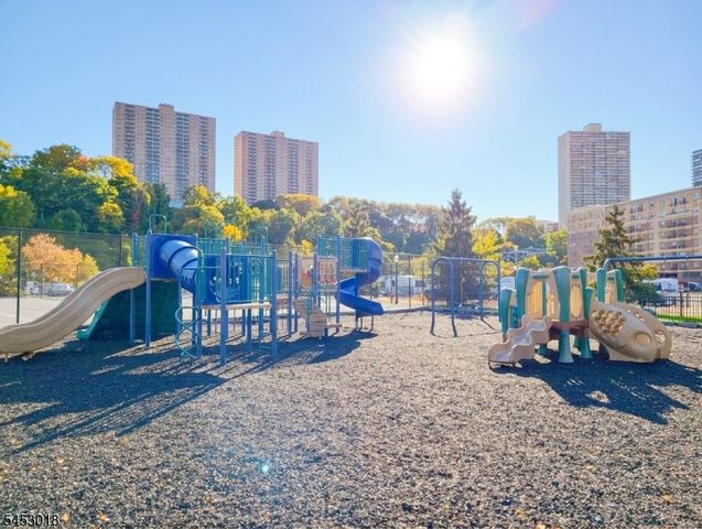 24 Ave At Port Imperial, West New York Town, NJ 07093