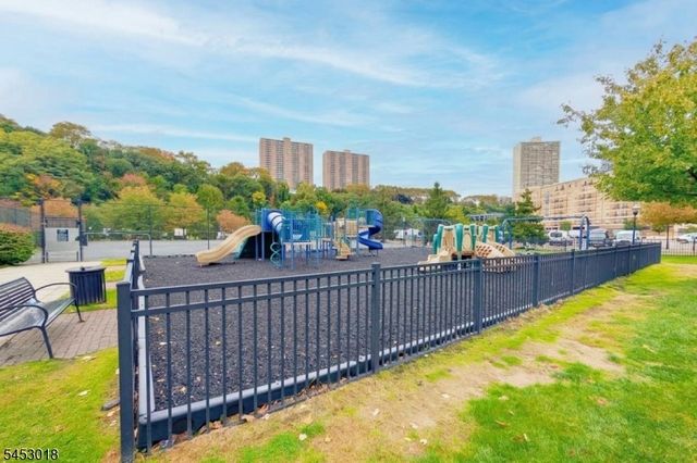 24 Ave At Port Imperial, West New York Town, NJ 07093