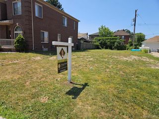 7645 Theisen Street, Dearborn, MI 48126
