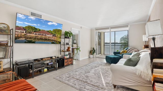 110 Lake Emerald Drive Unit 303, Oakland Park, FL 33309