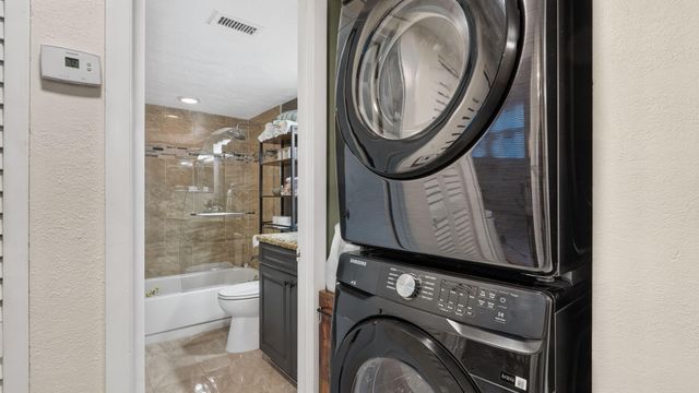 110 Lake Emerald Drive Unit 303, Oakland Park, FL 33309