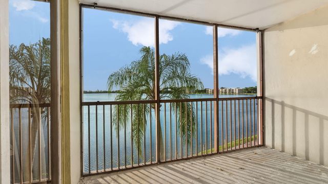 110 Lake Emerald Drive Unit 303, Oakland Park, FL 33309