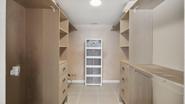 110 Lake Emerald Drive Unit 303, Oakland Park, FL 33309