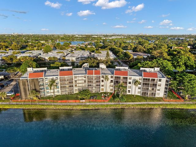 110 Lake Emerald Drive Unit 303, Oakland Park, FL 33309