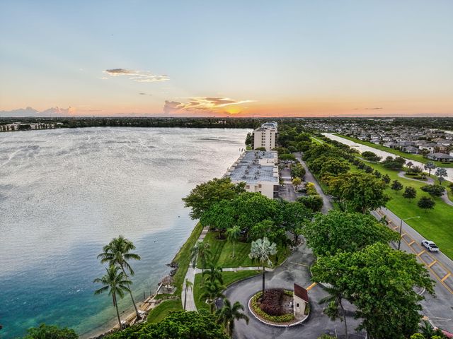 110 Lake Emerald Drive Unit 303, Oakland Park, FL 33309
