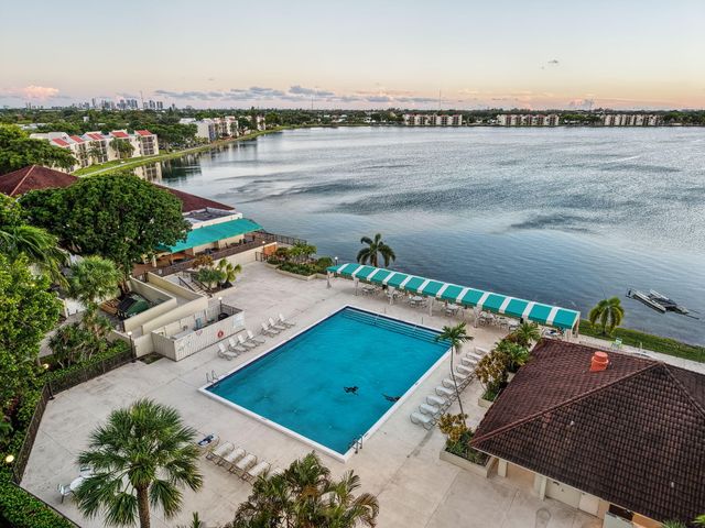 110 Lake Emerald Drive Unit 303, Oakland Park, FL 33309