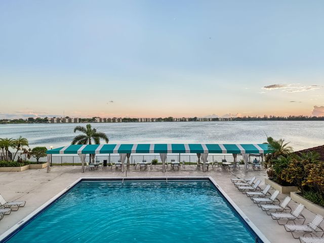 110 Lake Emerald Drive Unit 303, Oakland Park, FL 33309