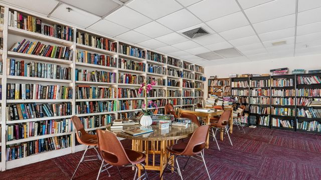 110 Lake Emerald Drive Unit 303, Oakland Park, FL 33309