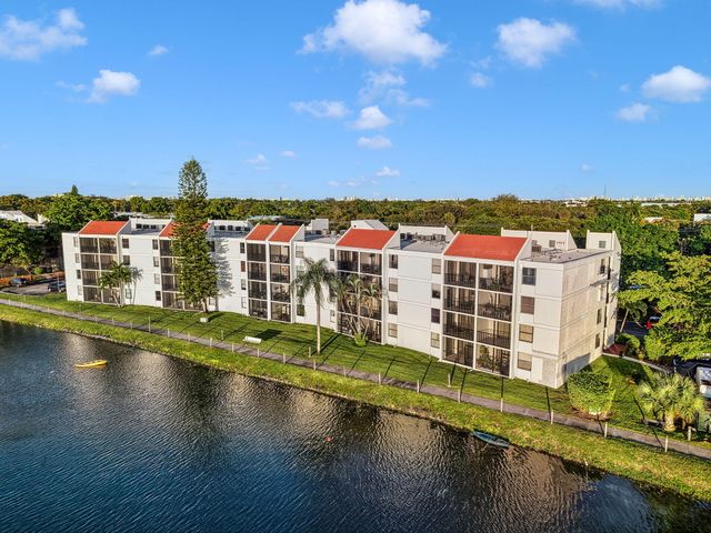 110 Lake Emerald Drive Unit 303, Oakland Park, FL 33309