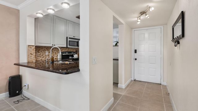 110 Lake Emerald Drive Unit 303, Oakland Park, FL 33309
