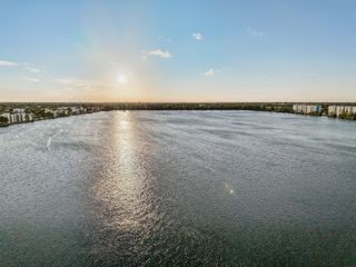 110 Lake Emerald Drive Unit 303, Oakland Park, FL 33309