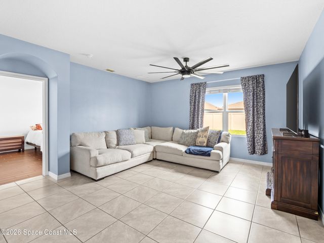 1814 Farmhouse Road SE, Palm Bay, FL 32909