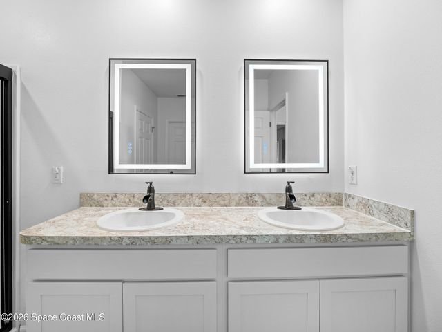 1814 Farmhouse Road SE, Palm Bay, FL 32909