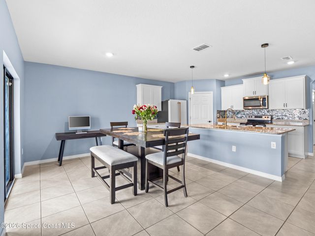 1814 Farmhouse Road SE, Palm Bay, FL 32909