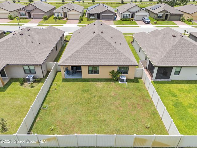 1814 Farmhouse Road SE, Palm Bay, FL 32909