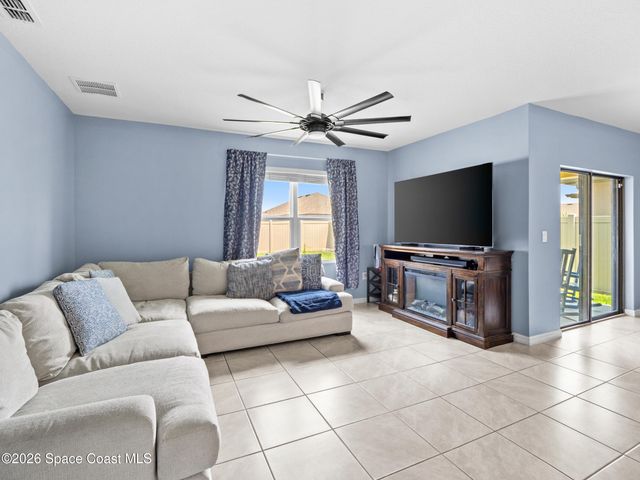 1814 Farmhouse Road SE, Palm Bay, FL 32909