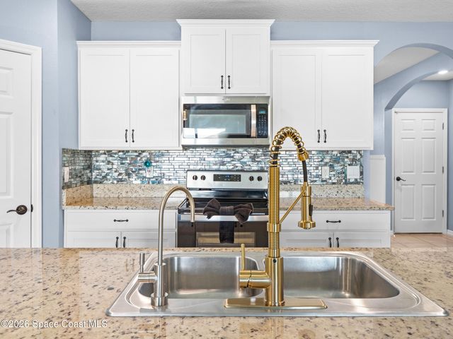 1814 Farmhouse Road SE, Palm Bay, FL 32909