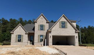 195 RIDGEFIELD DR, Oakland, TN 38060