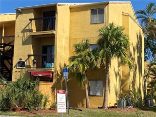 2855 Winkler AVE 124, Fort Myers, FL 33916