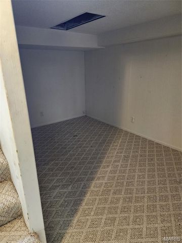 2960 Devonshire Drive, Florissant, MO 63033
