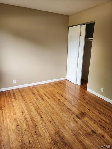 2960 Devonshire Drive, Florissant, MO 63033