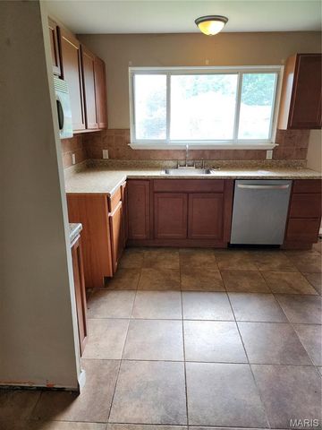2960 Devonshire Drive, Florissant, MO 63033