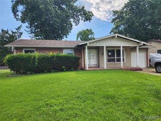 2960 Devonshire Drive, Florissant, MO 63033
