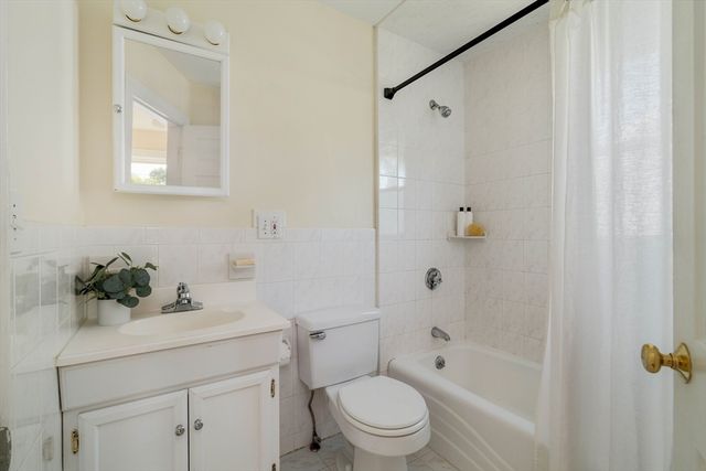 87 College Ave 87, Medford, MA 02155