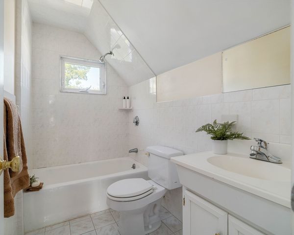 87 College Ave 87, Medford, MA 02155